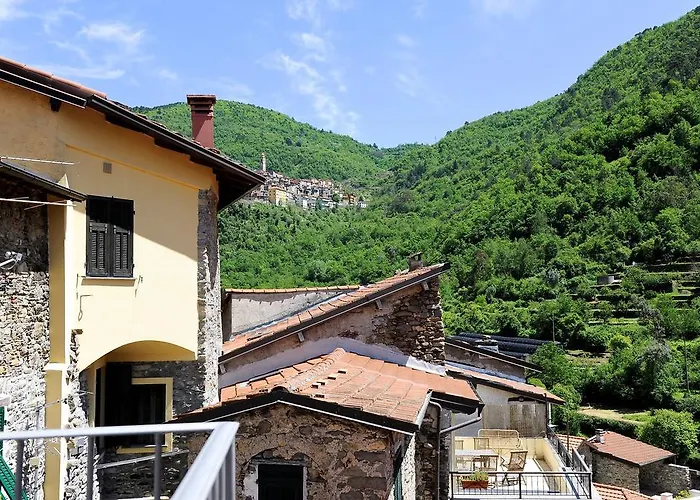Panoramic With Balcony And Terrace Pigna