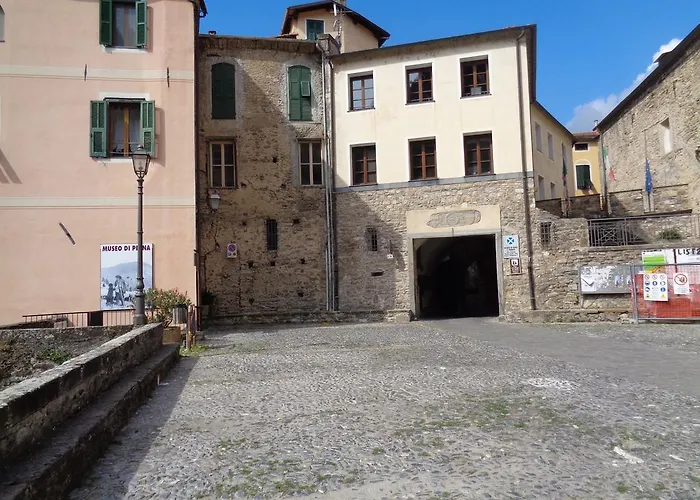 Panoramic With Balcony And Terrace *